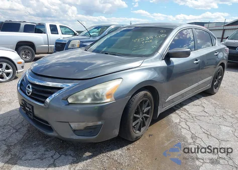 2015 Nissan Altima 2.5 S z USA, uszkodzony, nr VIN 1N4AL3AP0FN315388